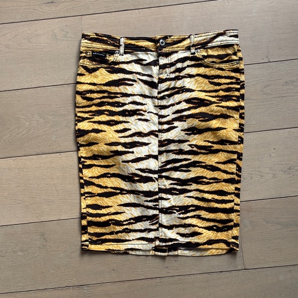 Dolce & Gabbana Dresses & Skirts - Dolce and Gabanna pencil skirt